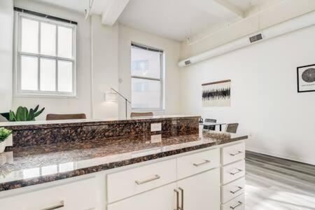 Cozysuites - 2Br With Direct Skybridge Access #5 Indianapolis Exterior photo